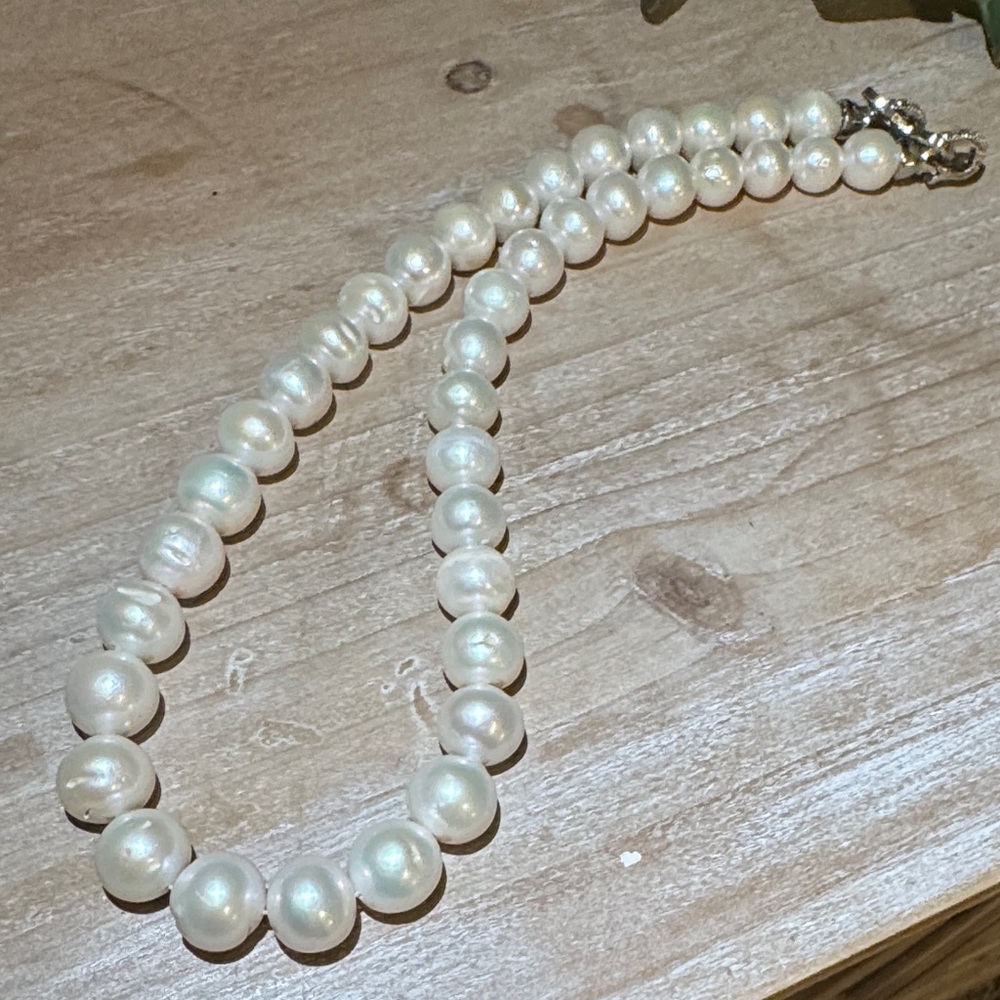 Elegant Pearl Necklace